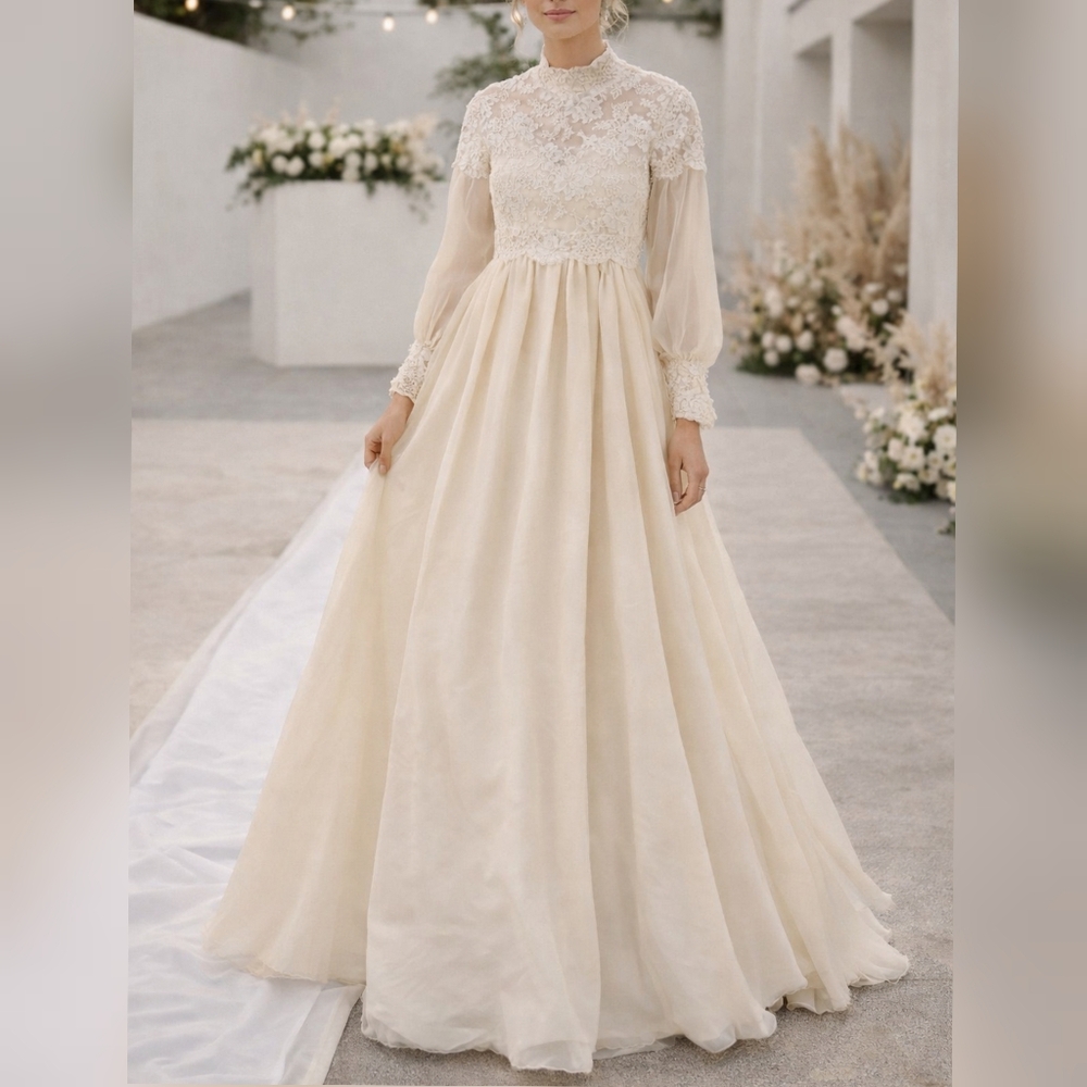 Unbranded Vintage 1960s 70s Ivory Lace Long Sleeve Wedding Dress sz 4